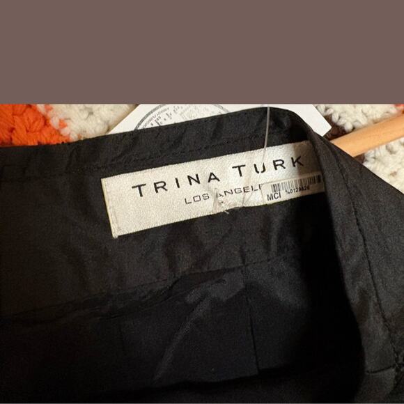 Vintage Trina Turk Women’s Black 100% Silk A-Line Bow Skirt Size M - Picture 5 of 5